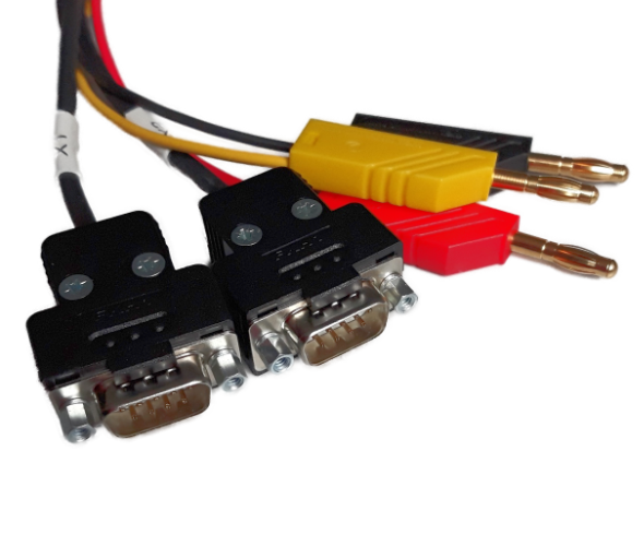 D-Sub (CAN) und Banane (Power)